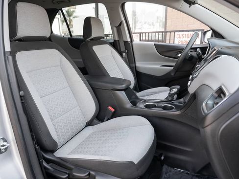 Used 2022 Chevrolet Equinox LS AWD/4WD image 40