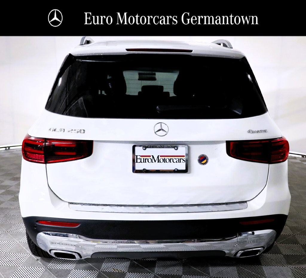 Used 2026 Mercedes-Benz GLB 250 4MATIC image 5