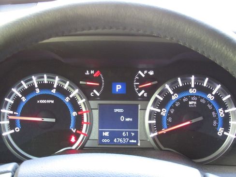 Used 2018 Toyota 4Runner Limited AWD/4WD image 25