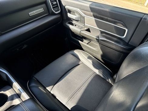 Used 2024 RAM 3500 Big Horn w/ Night Edition AWD/4WD image 16