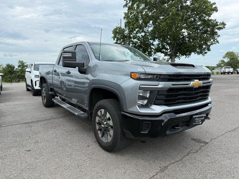 Used 2024 Chevrolet Silverado 2500 Custom w/ Custom Value Package AWD/4WD image 5