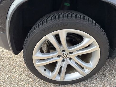 Used 2016 Volkswagen Tiguan SEL image 12
