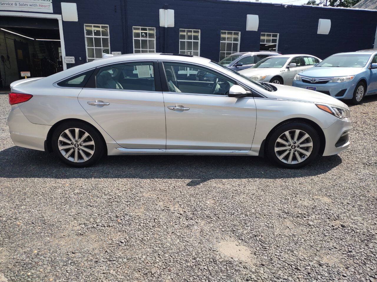 Used 2017 Hyundai Sonata Limited w/ Ultimate Package 04 FWD image 5