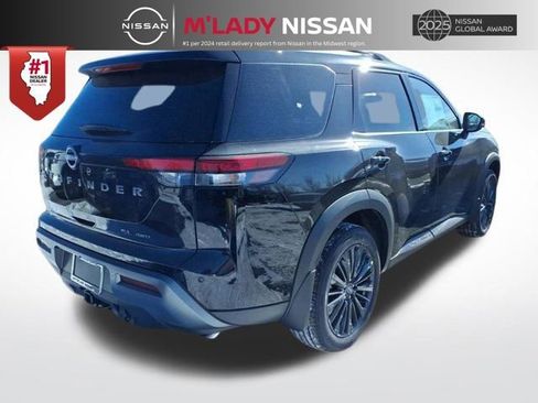 New 2026 Nissan Pathfinder SL image 7