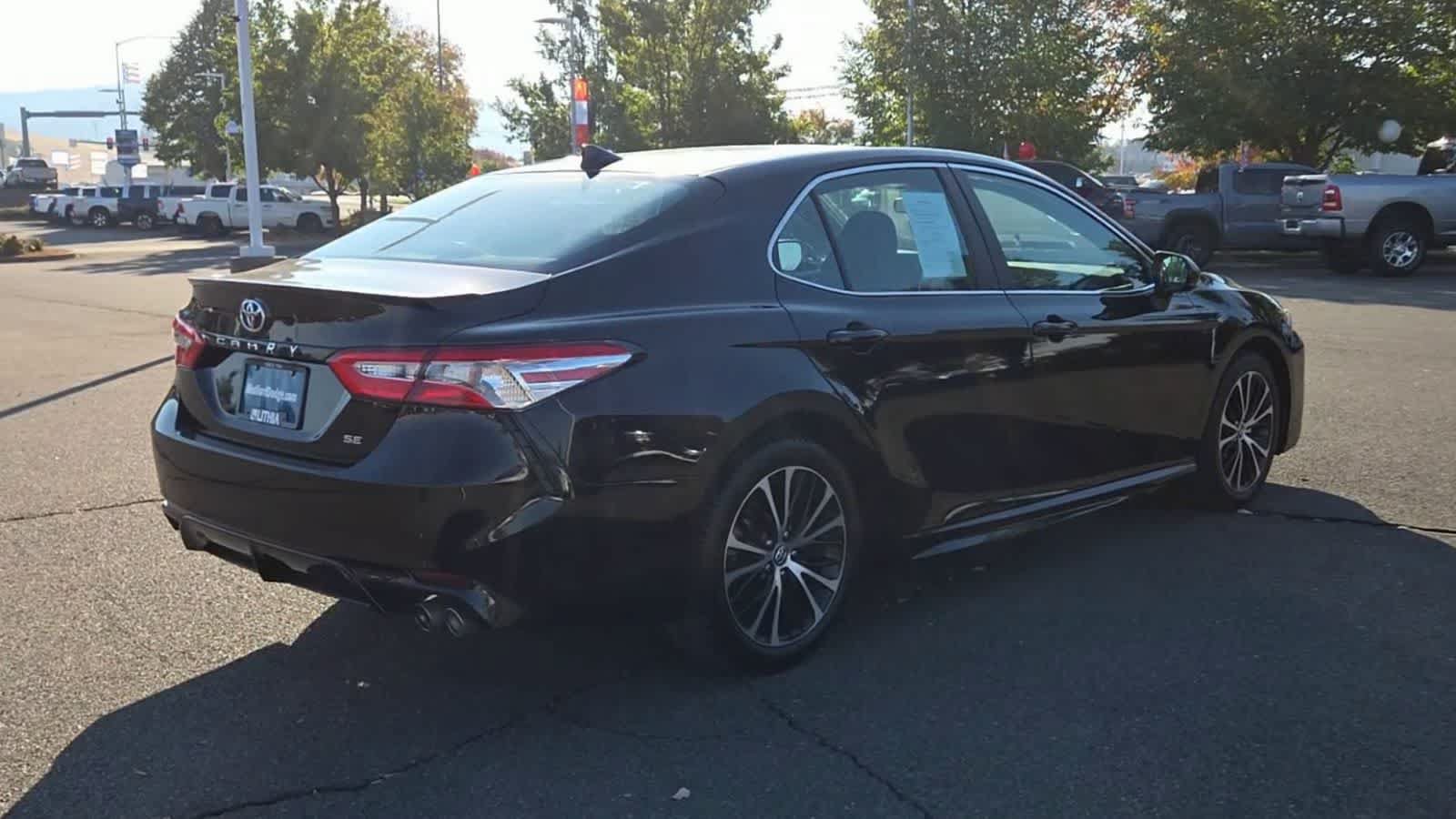 Used 2020 Toyota Camry SE FWD image 8