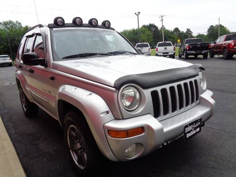 Used 2003 Jeep Liberty Renegade AWD/4WD image 4