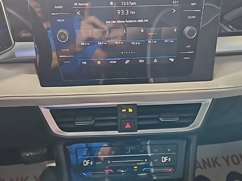 Used 2025 Volkswagen Taos SE image 28