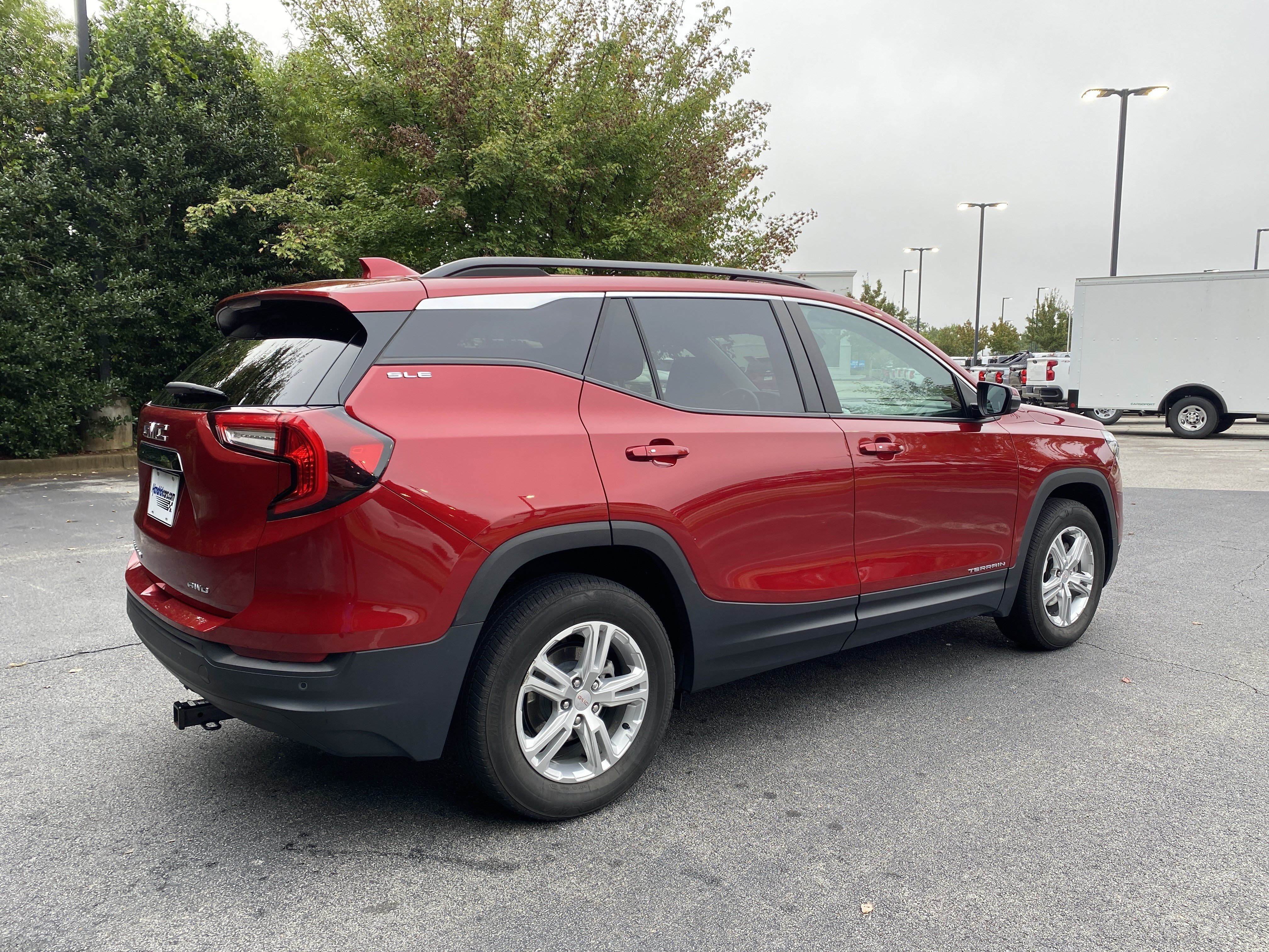 Used 2024 GMC Terrain SLE w/ Driver Convenience Package AWD/4WD image 9