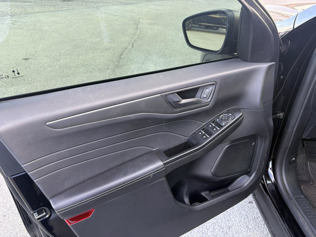 Used 2025 Ford Escape Active w/ Cold Weather Package AWD/4WD image 11
