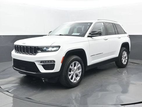 Used 2022 Jeep Grand Cherokee Limited AWD/4WD image 24