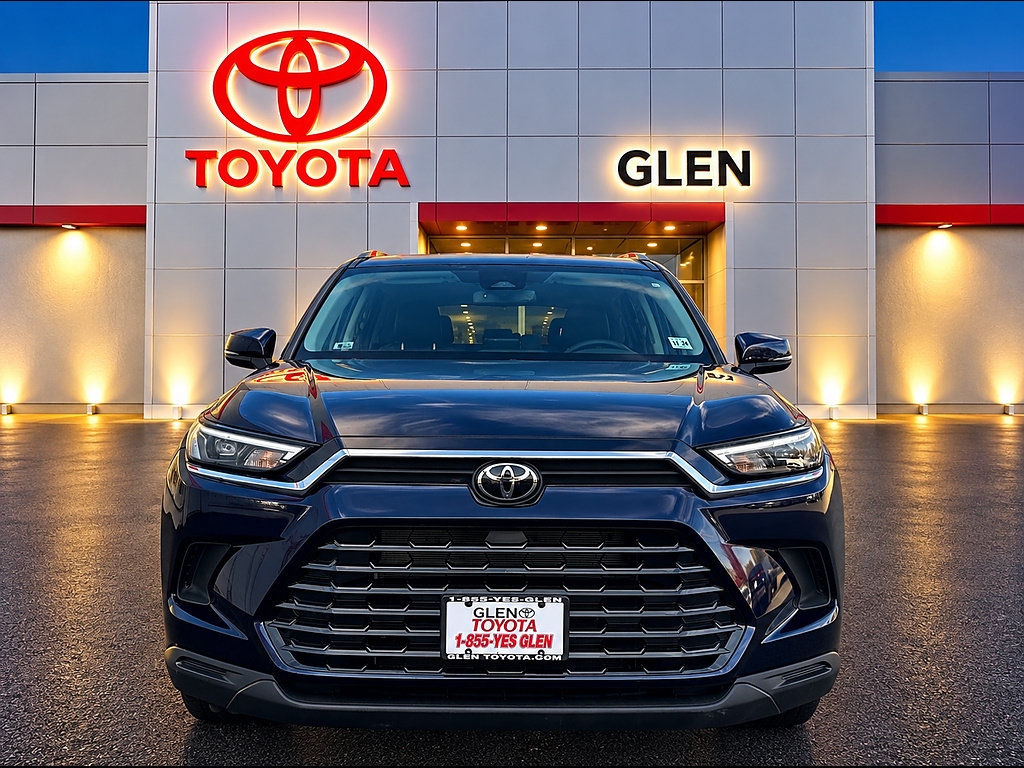 Certified 2024 Toyota Grand Highlander AWD image 2