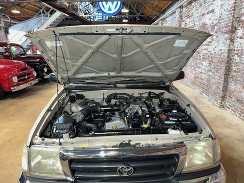 Used 1998 Toyota Tacoma 4x4 Regular Cab image 75
