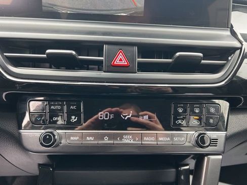 Certified 2025 Kia Seltos S image 21