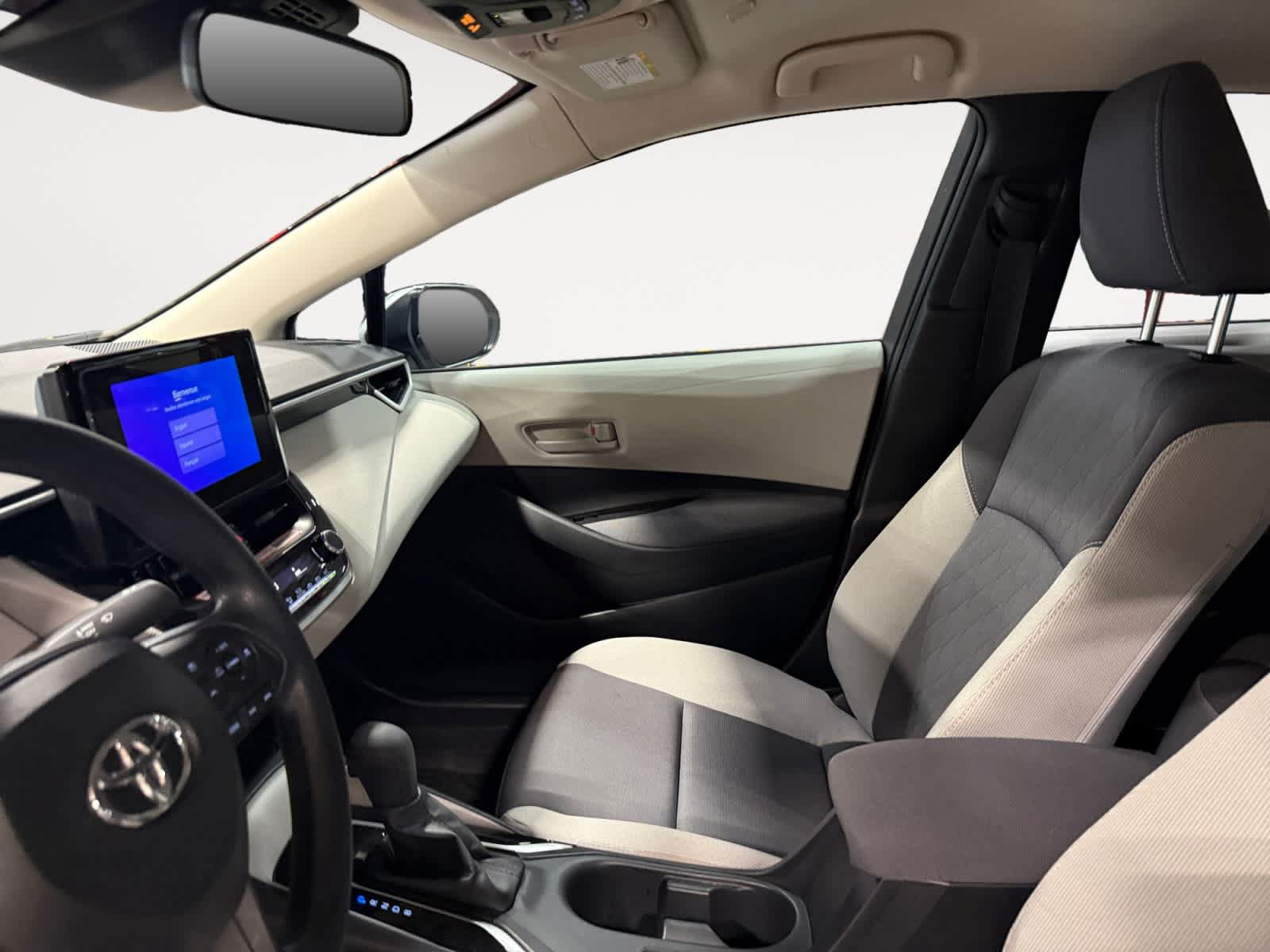 Used 2025 Toyota Corolla LE FWD image 10