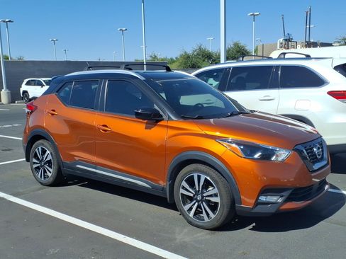 Used 2020 Nissan Kicks SR w/ Exterior Package FWD image 2