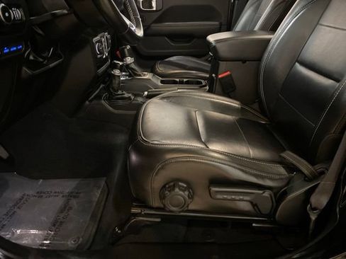 Used 2022 Jeep Wrangler Unlimited Sahara AWD/4WD image 66