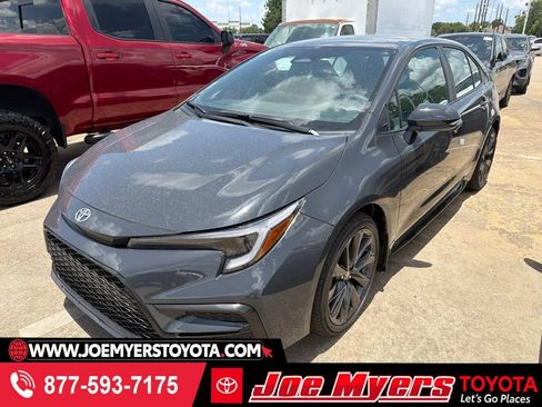 Used 2026 Toyota Corolla SE FWD image 1
