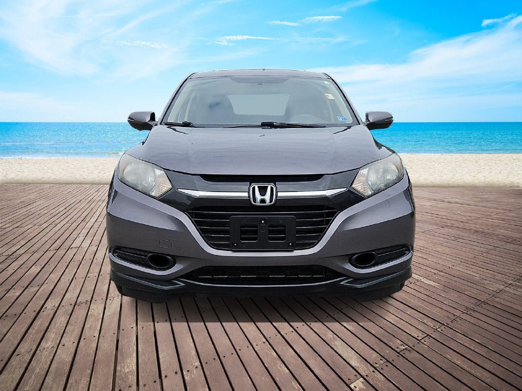 Used 2018 Honda HR-V EX image 2