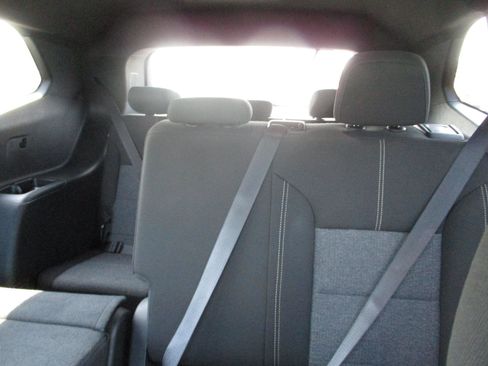 Used 2025 GMC Acadia Elevation image 14