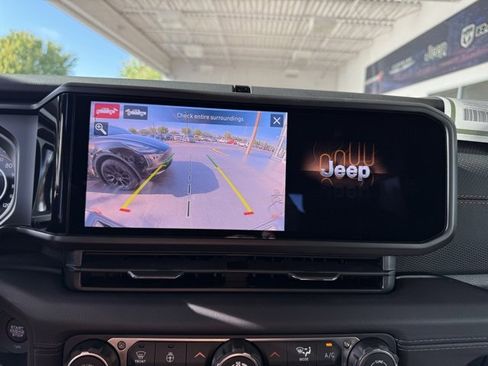 New 2025 Jeep Gladiator Mojave w/ Convenience Group image 19