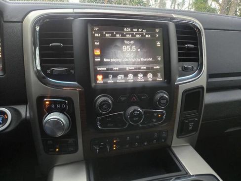 Used 2015 RAM 1500 Laramie w/ Convenience Group AWD/4WD image 18