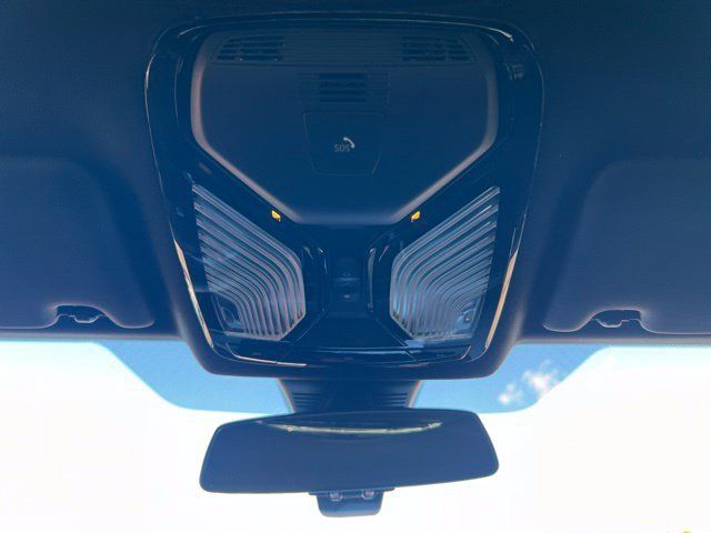 Used 2025 BMW M2 w/ Lighting Package RWD image 28