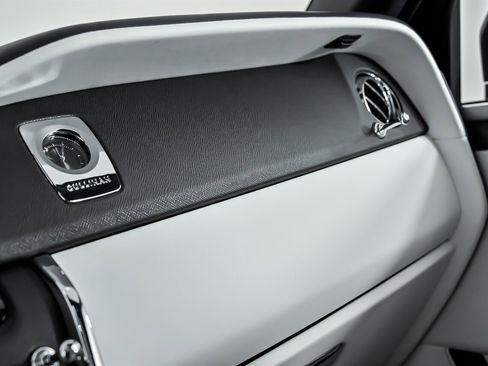 Used 2020 Rolls-Royce Cullinan image 37