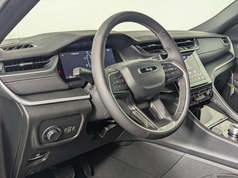 New 2025 Jeep Grand Cherokee L Altitude RWD image 13