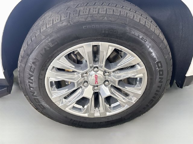 Used 2025 GMC Yukon XL Denali RWD image 31