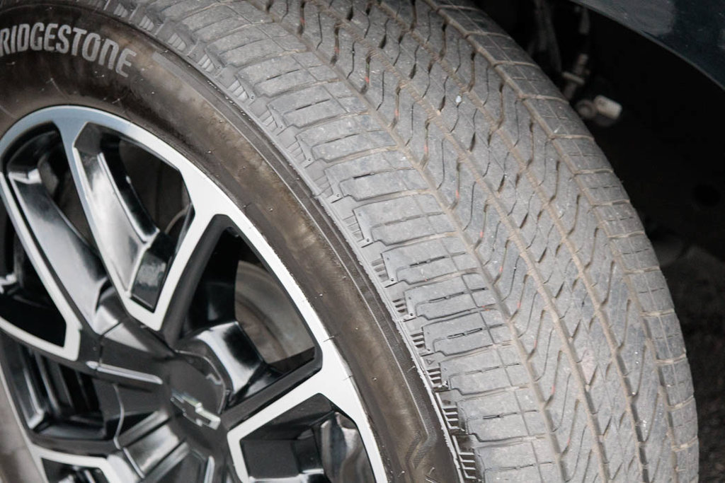 Used 2023 Chevrolet Suburban RST w/ Luxury Package AWD/4WD image 45