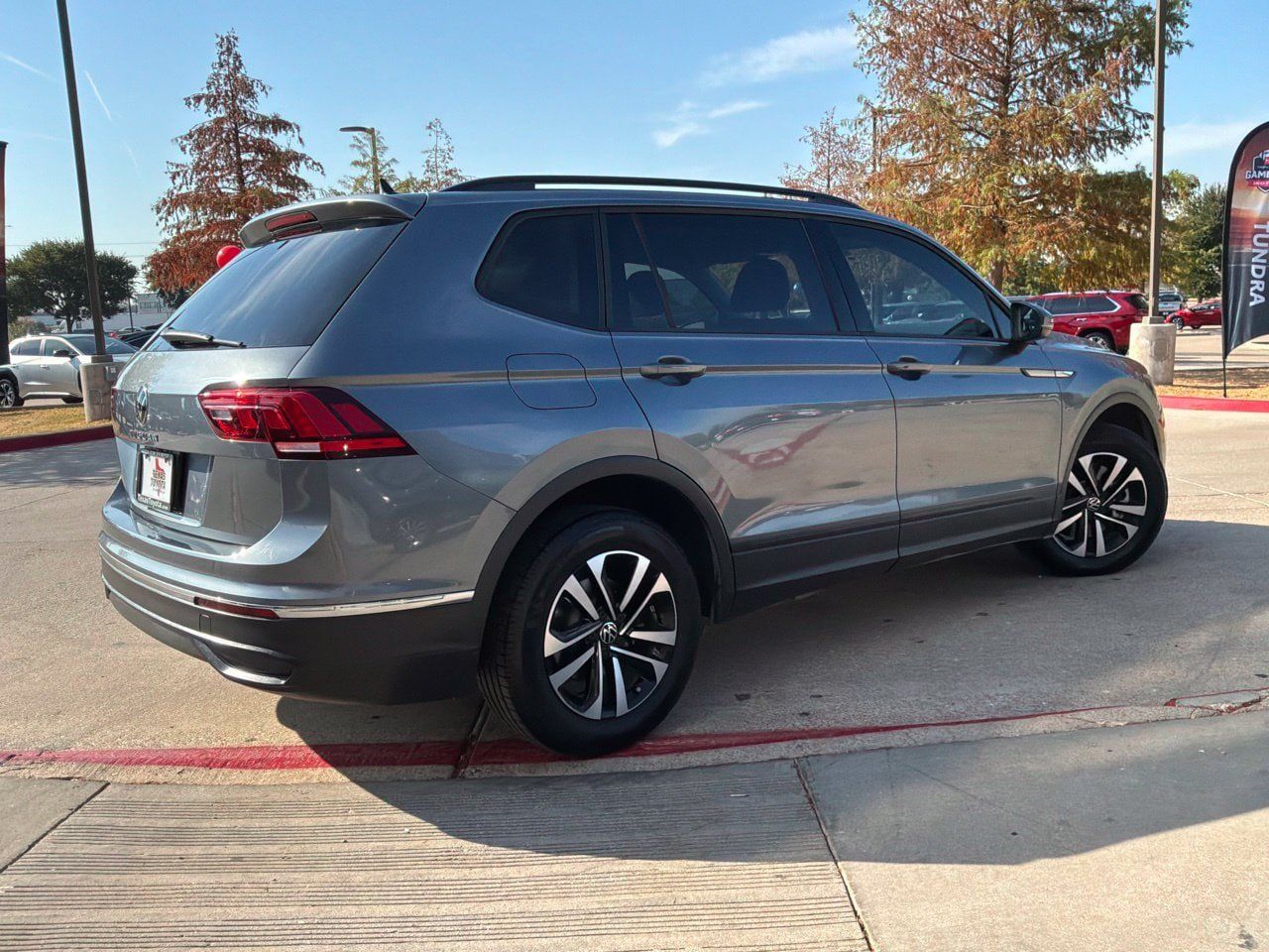 Used 2023 Volkswagen Tiguan S w/ Driver Assistance Package FWD image 6