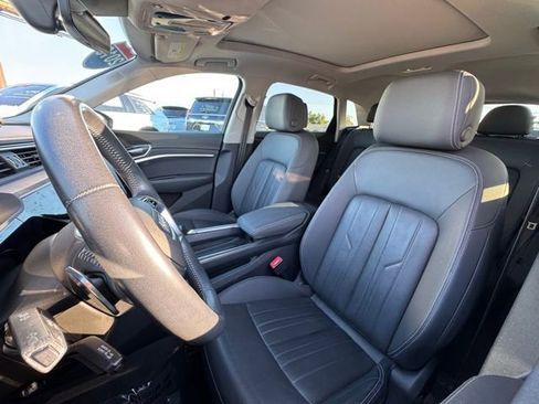 Used 2019 Audi e-tron Premium Plus image 14