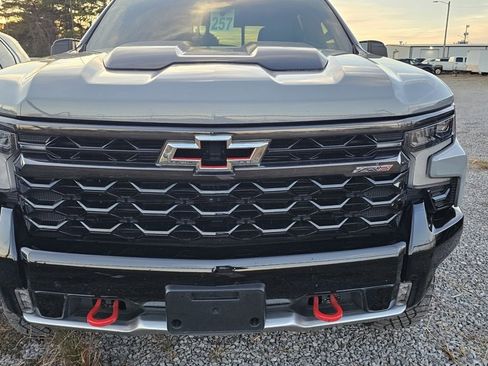 Used 2024 Chevrolet Silverado 1500 ZR2 w/ Technology Package image 2