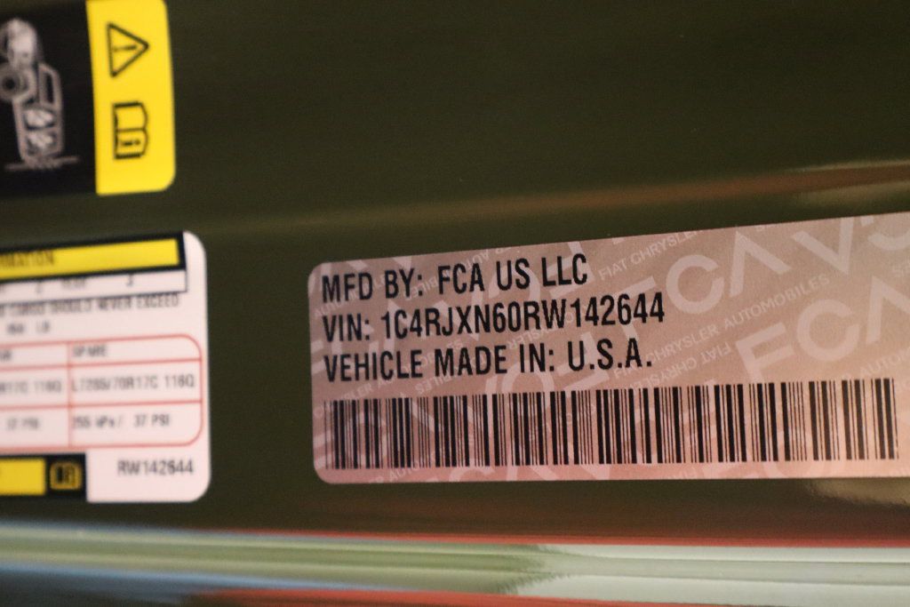 Used 2024 Jeep Wrangler Unlimited AWD/4WD image 43