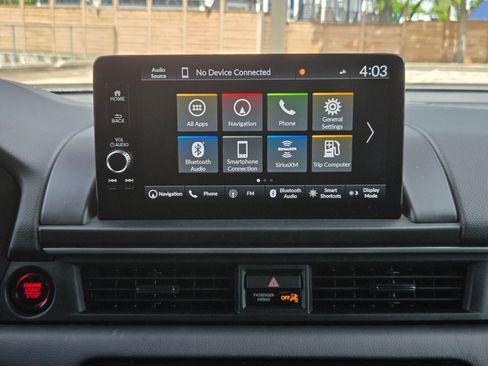 Used 2025 Honda Pilot Touring image 18