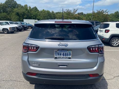 Used 2024 Jeep Compass Sport AWD/4WD image 3