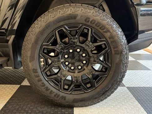 Used 2026 GMC Hummer EV SUV AWD/4WD image 15