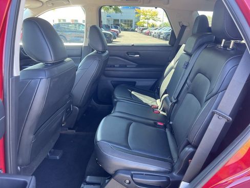 Used 2022 Nissan Pathfinder SL image 24