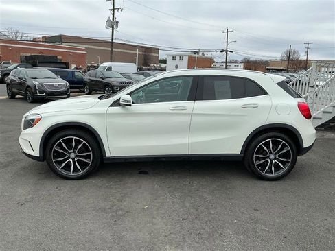 Used 2017 Mercedes-Benz GLA 250 4MATIC image 3