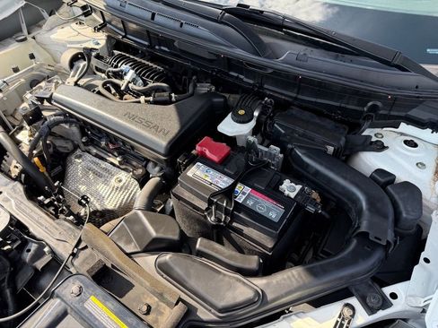 Used 2020 Nissan Rogue S FWD image 39