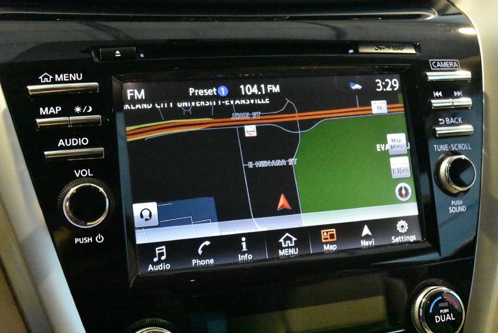 Used 2018 Nissan Murano Platinum FWD image 11