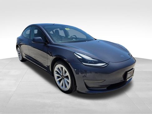 Used 2021 Tesla Model 3 Standard Range Plus RWD image 6