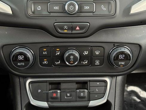 Used 2023 GMC Terrain SLE w/ Driver Convenience Package image 19