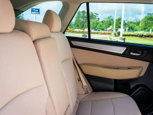 Used 2019 Subaru Outback 2.5i Premium AWD/4WD image 9