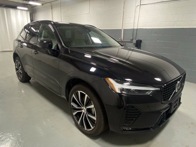 Used 2024 Volvo XC60 B5 Plus w/ Protection Package Premier AWD/4WD image 4