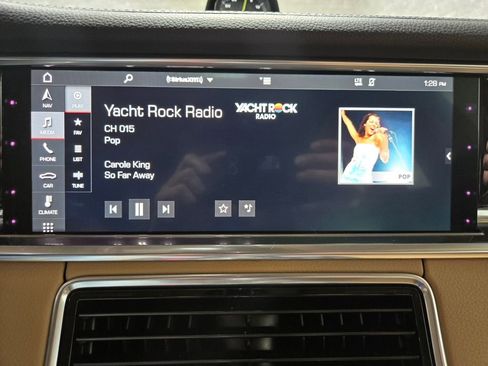 Used 2018 Porsche Panamera 4 image 23