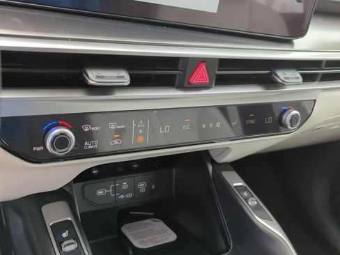 New 2026 Kia Sorento S FWD image 24