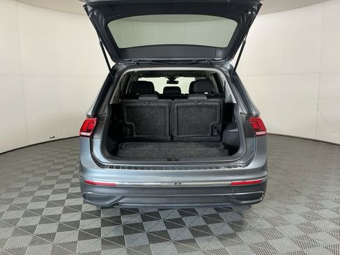 Used 2022 Volkswagen Tiguan SE image 28