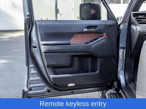 Used 2026 Lexus GX 550 w/ Accessory Package (2T) AWD/4WD image 27