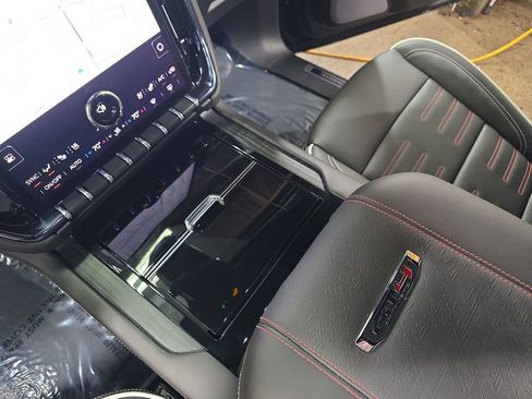 New 2026 GMC Yukon AT4 Ultimate w/ LPO, Floor Liner Package image 28